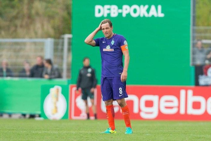 Bremen's Clemens Fritz will be ruled out for the rest of the Bundesliga season due to an injured ankle