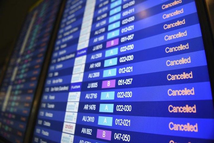 An Argentina general strike protesting job and pay cuts disrupted 800 flights, impacting some 60,000 passengers