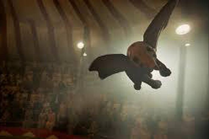 Review: 'Dumbo' goes bonkers in dreamland