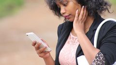 Young lady using phone(psychologytoday)