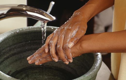 Washing hands(oureverydaylife)