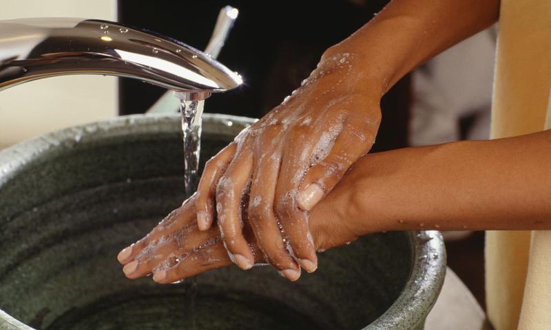 Washing hands(oureverydaylife)