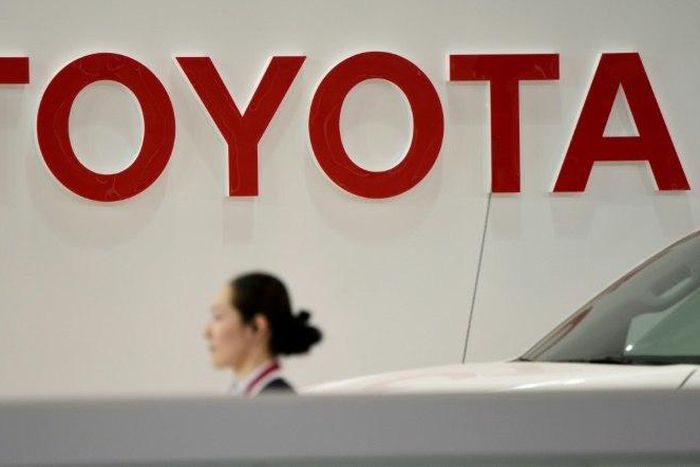 Toyota, which lost its crown last year to Volkswagen as the world's top-selling automaker, expects a net profit of 1.5 trillion yen in the current year to March 2018