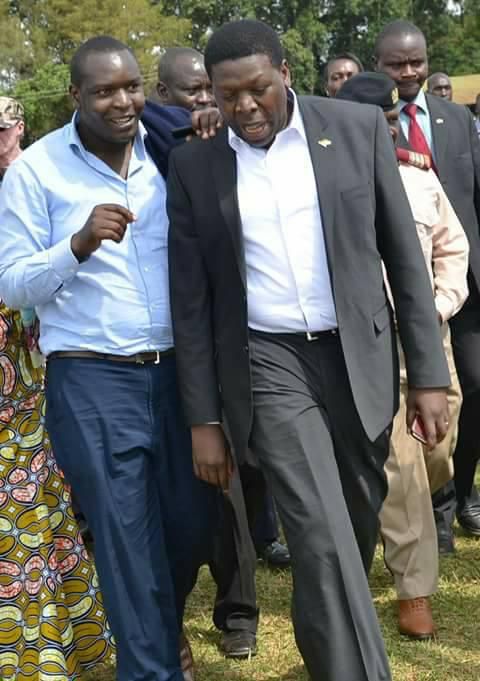 Photos emerge of fake “Uhuru” hanging out with President & CS