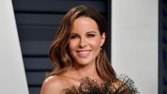 Kate Beckinsale Posts A No-Makeup Selfie