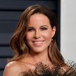 Kate Beckinsale Posts A No-Makeup Selfie