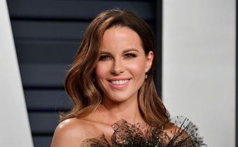 Kate Beckinsale Posts A No-Makeup Selfie