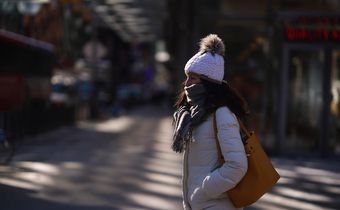 Homeless Find Refuge in the Subway as New York Copes With Deep Freeze