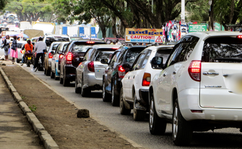 Stopping for a view can cause traffic hold-up