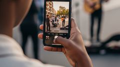 How to quick-launch a phone camera