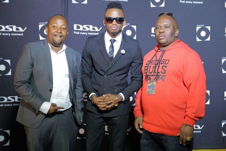 Diamond with his managers Mkubwa Fella and Sallam. Fella has asked him to collabo with archrival Alikiba.