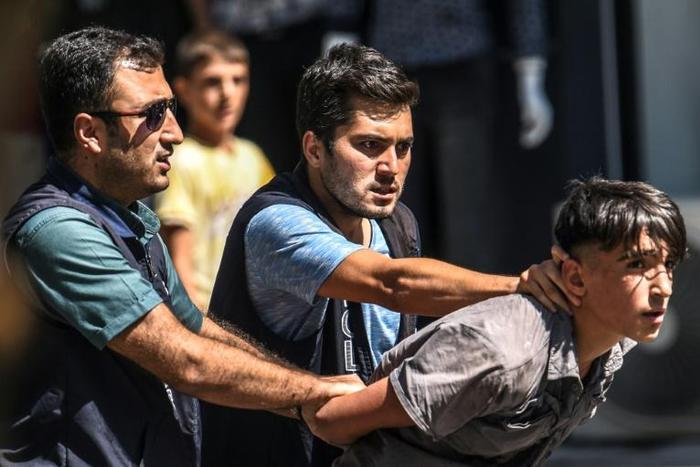At least 200 people attempted to stage a protest march to Diyabakir's historic Sur district but were met with police water cannons and seven were detained