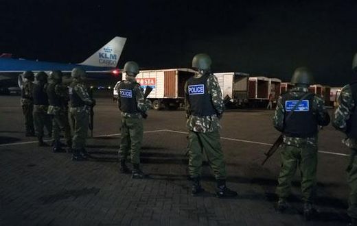 File image of Police monitoring cargo at JKIA
