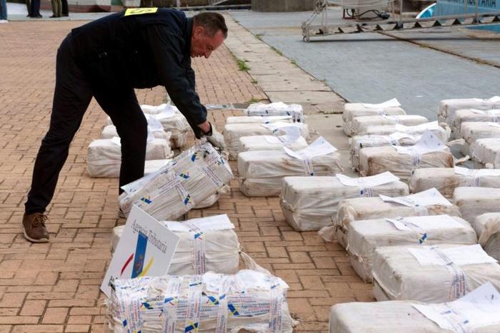 Cocaine trafficking is being facilitated by a "potential 'Uberisation'" of the drugs trade, the report says