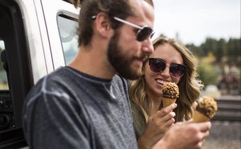 The 10 Best Snacks to Pack For a Road Trip