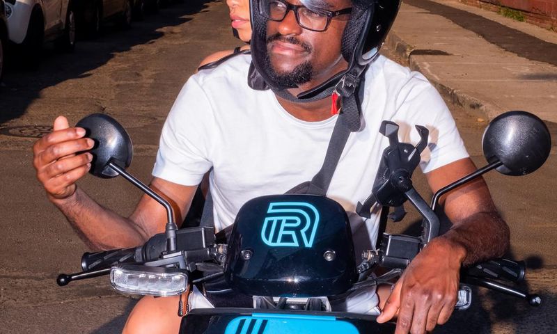 Now Crowding New York's Streets: Rented Mopeds Going 30 MPH