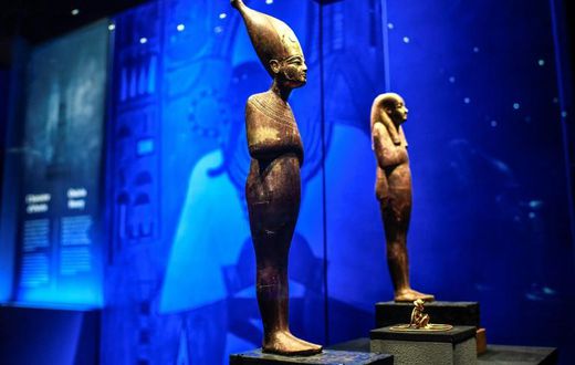 Egyptian authorities say the show displays the largest number of Tutankhamun artefacts ever to have left Cairo