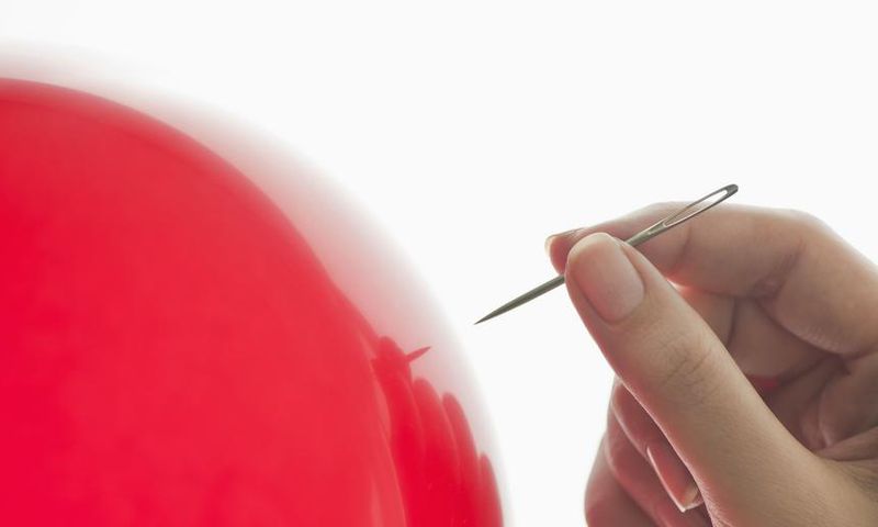 Dr. Pimple Popper Shared 4 Minutes of Cyst Pops