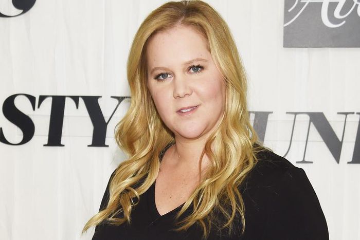 Amy Schumer Shares Video Of Hyperemesis Gravidarum