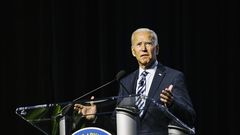 Booker and Biden Exchange Jabs on Race Ahead of Next Democratic Debate