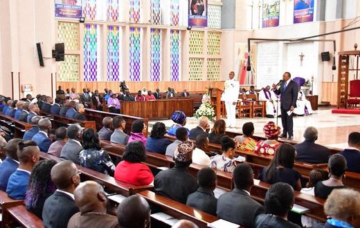 President Uhuru Kenyatta addresses the congregation during 40th commemoration of Mzee Jomo Kenyatta's death. Members of the public invited for 41st commemoration at Holy Family Basilica