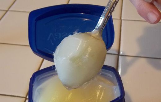 Petroleum jelly(backpackinglight)