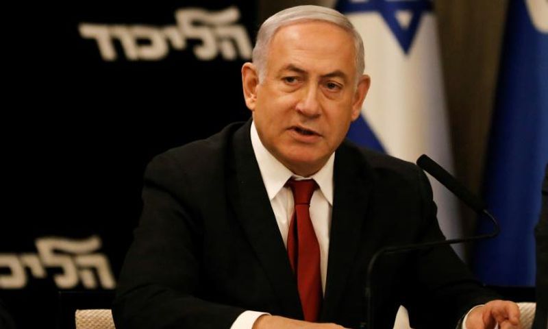 Israeli Prime Minister Benjamin Netanyahu has abandoned his hopes of forming a new right-wing governing coalition and called on his rival Benny Gantz to form a unity government with him