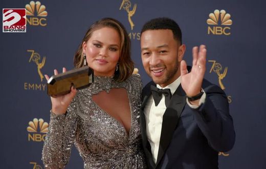 Chrissy Teigen Showed Off Her Acne On Instagram