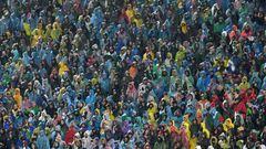 England manager Gareth Southgate is to meet with his squad before the trip to Bulgaria to discuss responses if they are racially abused by the hosts fans