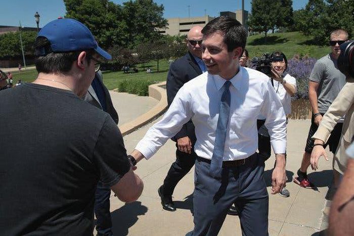 Biden retains lead in Iowa poll, but warren and buttigieg gain