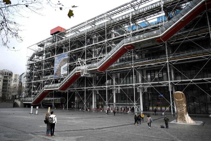 The "caterpillar" escalator at the Pompidou Centre in Paris will be closed for renovation until September 2020