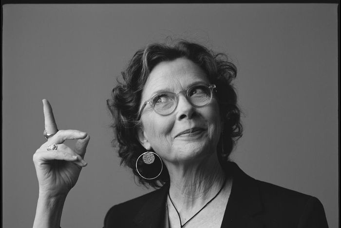 How Annette Bening Puts It All Onstage, but Keeps Something for Herself