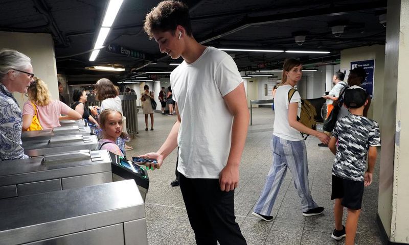 So Long, Swiping. The 'Tap-and-Go' Subway Is Here.