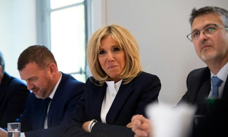 Brigitte Macron wants to pick up her career as a teacher at two new centres directed at adults who dropped out of school
