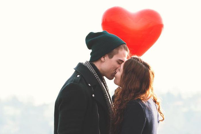 'Love Bombing' Is Ruining Dating