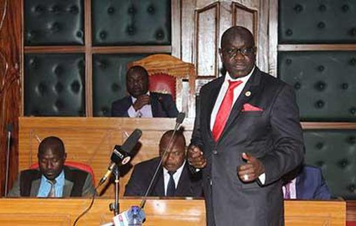 Thirdway Alliance Party leader Ekuru Aukot addressing a county assembly