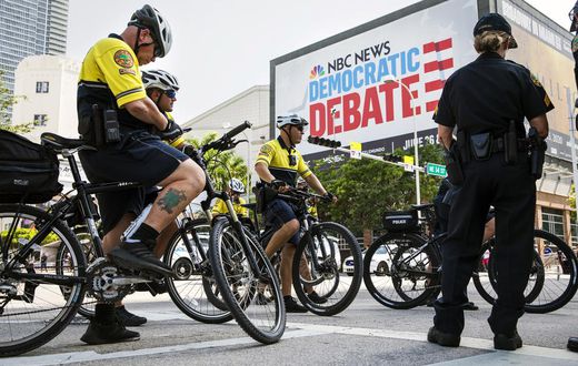 Biden-Sanders Duel on Economy Stands Out at a Raucous Debate