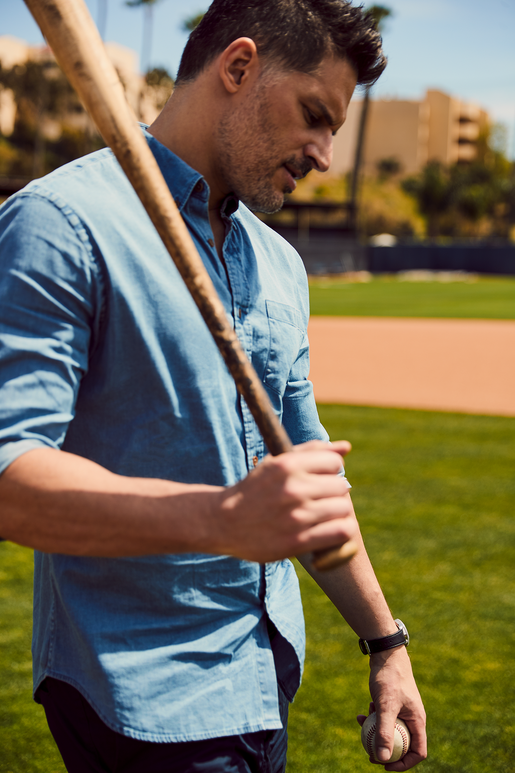 <a href="https://oldnavy.gap.com/browse/product.do?pid=394707022&cid=1102404&pcid=1010005" target="_blank" rel="nofollow">Old Navy Shirt</a>, <a href="https://savekhaki.com/products/mens-light-twill-trouser-navy"...