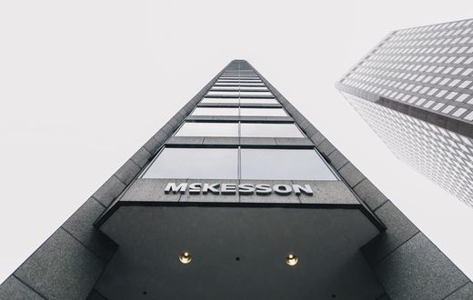 Drug Giants Seeking Settlement of Opioid Cases for $50 Billion
