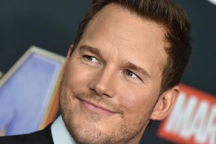 Chris Pratt Bares His Butt to Show Off Sunburn