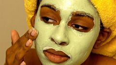 How to prepare banana face mask