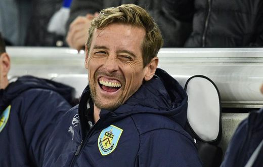England striker Peter Crouch has announced his retirement from football