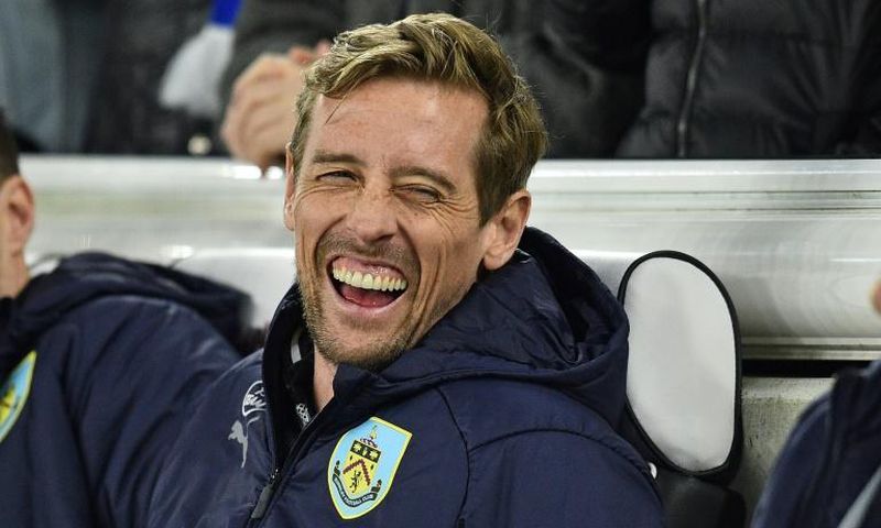 England striker Peter Crouch has announced his retirement from football