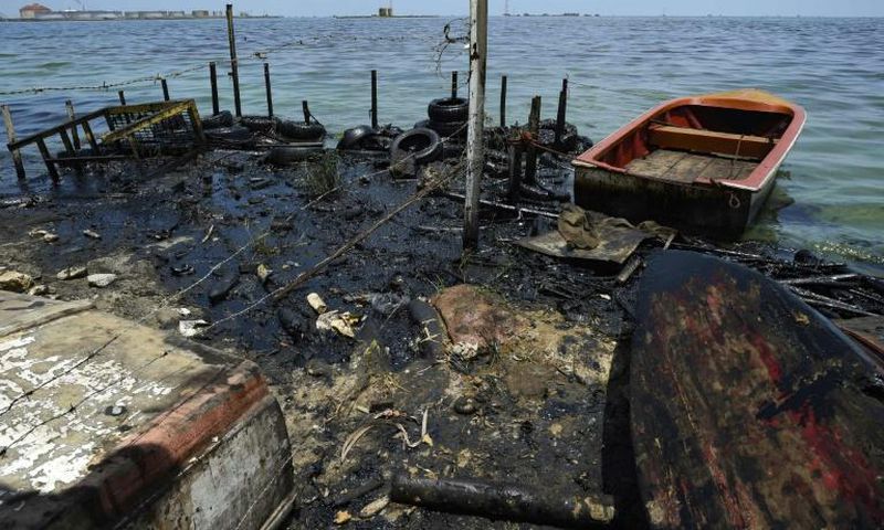 Lake Maracaibo in Venezuela has been badly polluted due to dilapidated oil wells and piplines