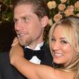 Kaley Cuoco Doesn't Live With Her Husband