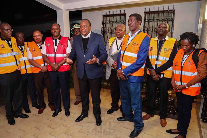 President Uhuru Kenyatta with census officials. Nelly Kinja arrested in Kiambu after lying to census officials that she was counted on Saturday