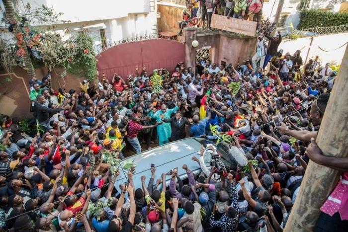 Cameroonian opposition leader Maurice Kamto was greeted and acclaimed by hundreds of supporters