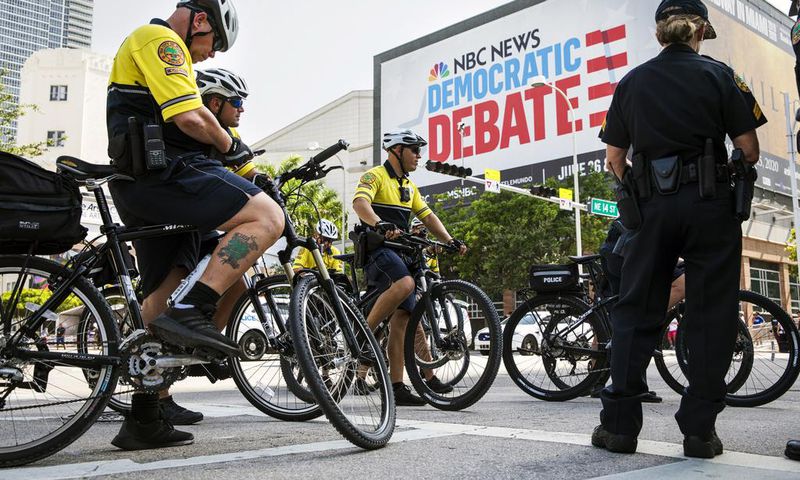 Democrats Diverge on Economy and Immigration in First Debate