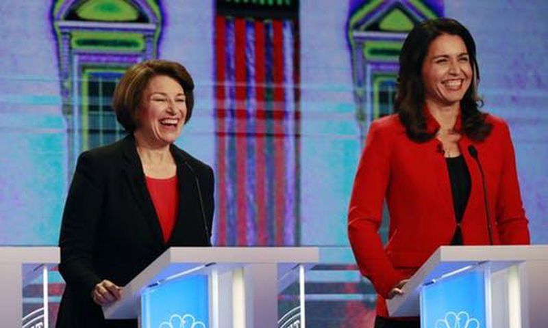 Klobuchar reminds the men onstage: Women know something about abortion, too