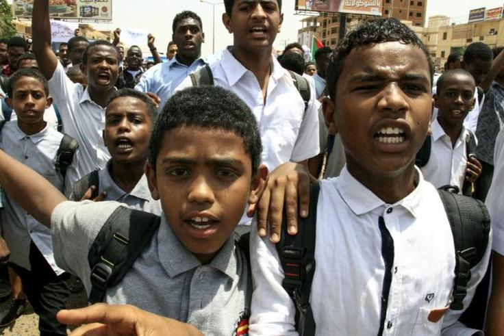 Hundreds of pupils marched in the capital Khartoum on Tuesday to denounce the killing of teenage protesters